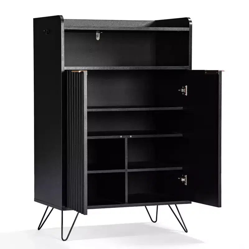 Scarpaia a 2 ante con feritoie e 2 ganci, Gambe alte e ripiano superiore aperto, Ingresso largo 68 cm