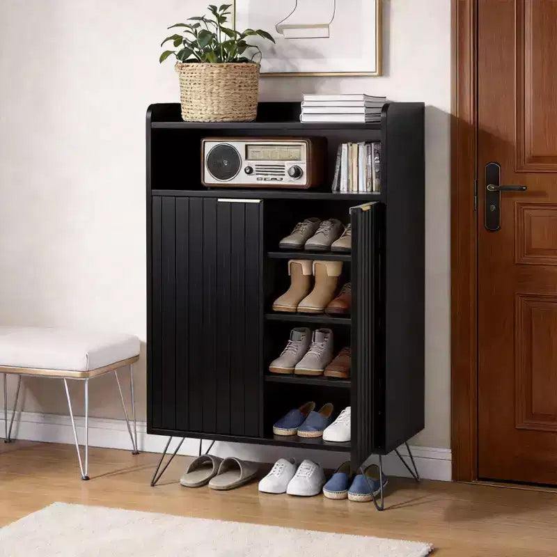 Scarpaia a 2 ante con feritoie e 2 ganci, Gambe alte e ripiano superiore aperto, Ingresso largo 68 cm